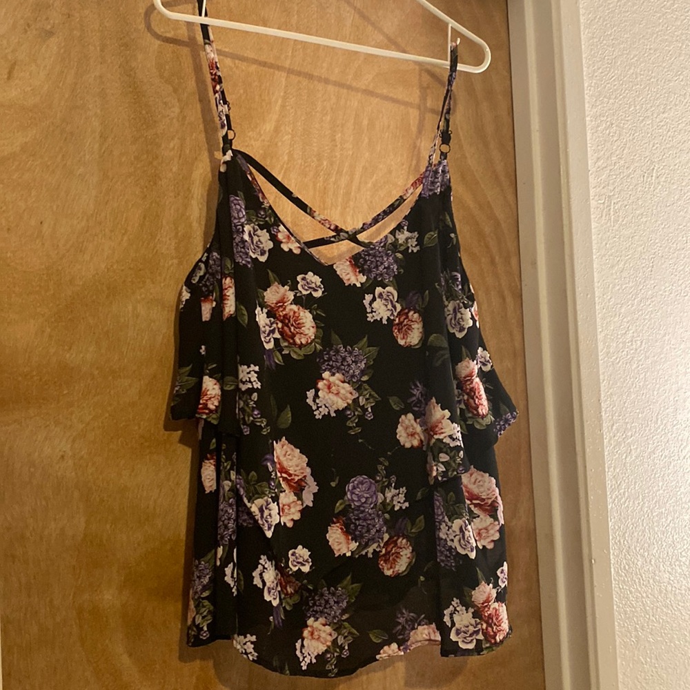 Torrid floral top with x in the back